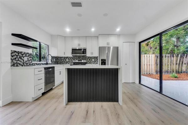Lago West, 726 NW 132nd Ter, Plantation, Florida 33325, image 1
