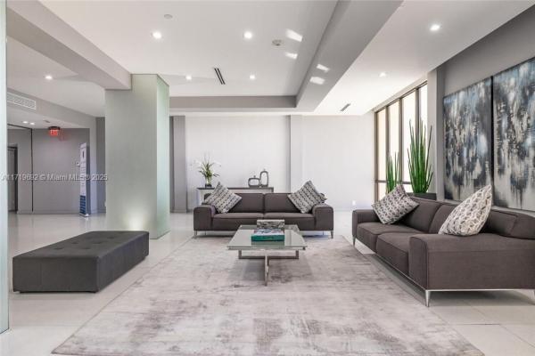 Coronado Towers, 20379 W Country Club Dr #535, Aventura, Florida 33180, image 1