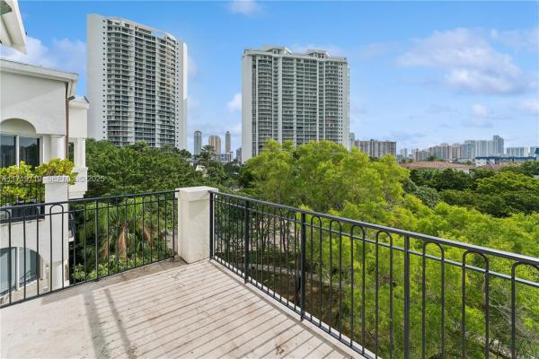 Mediterranean Village, 3700 Island Blvd #CPH03, Aventura, Florida 33160, image 1