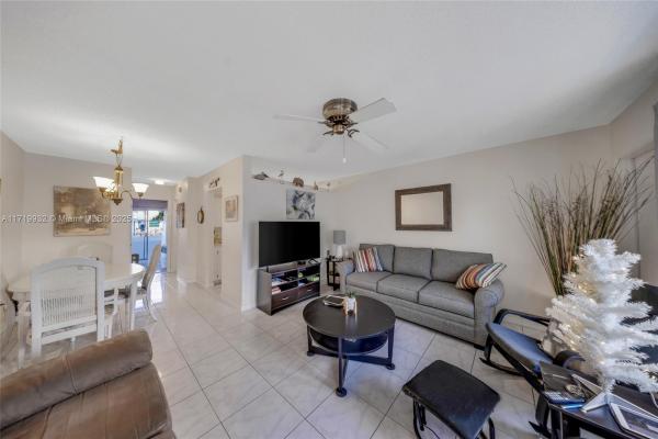 Golden Towers, 15610 NE 6th Ave #8D, Golden Glades, Florida 33162, image 1