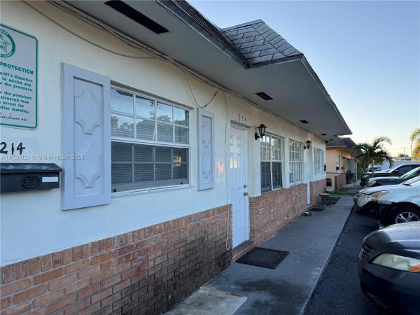 Boniello Gardens, 212 NE 41st St #212, Oakland Park, Florida 33334, image 1
