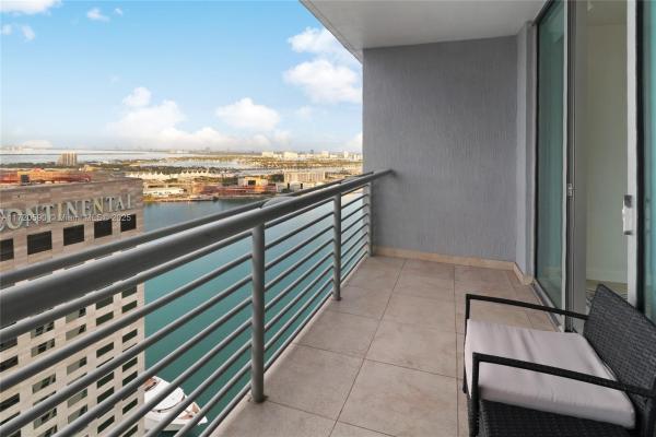 One Miami East, 335 S Biscayne Blvd #4100, Miami, Florida 33131, image 1