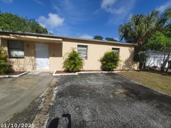 Lauderdale Manor, 1613 NW 12th St, Fort Lauderdale, Florida 33311, image 1