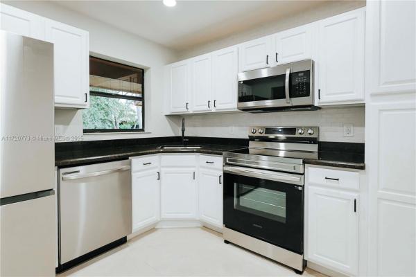 Karanda Village, 3939 Cocoplum Cir #3521, Pompano Beach, Florida 33063, image 1
