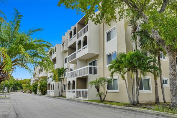 Village Of Kings Creek, 7865 Camino Real #L-115, Glenvar Heights, Florida 33143, image 1