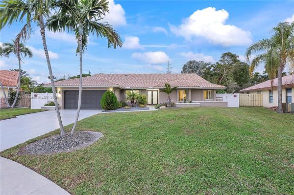 Jacaranda Lakes, 1740 NW 93rd Ter, Plantation, Florida 33322, image 1