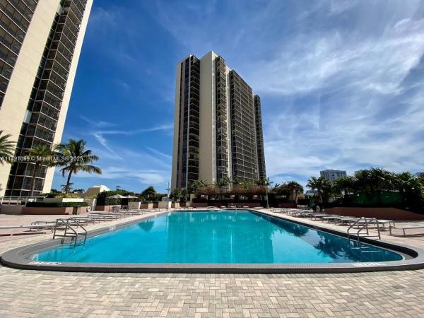 Coronado Towers, 20301 W Country Club Dr #1424, Aventura, Florida 33180, image 1