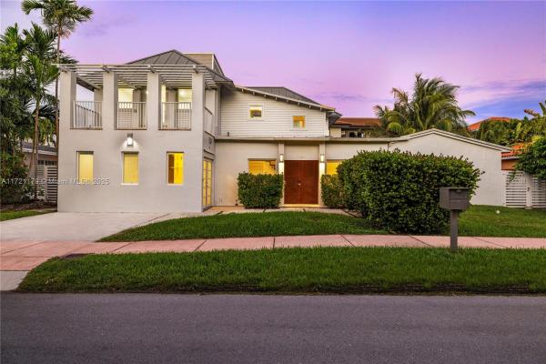 Biscayne Key Estates, 761 Ridgewood Rd, Key Biscayne, Florida 33149, image 1