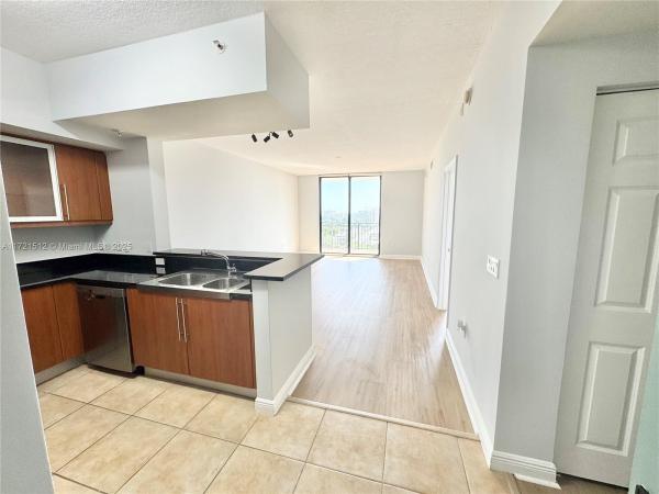 Puerta De Palmas, 888 S Douglas Rd #1006, Coral Gables, Florida 33134, image 1