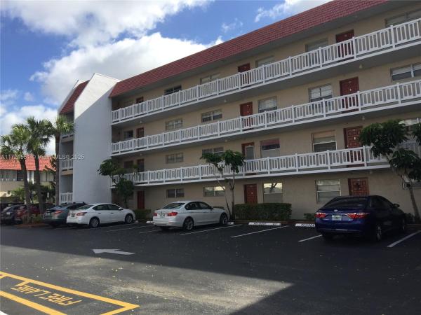 Las Vistas In Inverrary, 3531 Inverrary Dr #401, Lauderhill, Florida 33319, image 1