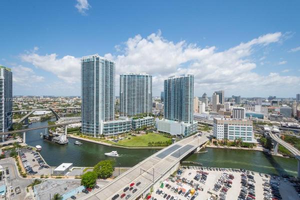 Reach Brickell City Centre, 68 SE 6th St #2112, Miami, Florida 33131, image 1