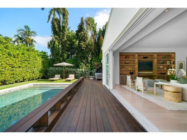 Di Lido Island, 111 E Dilido Dr, Miami Beach, Florida 33139, image 1