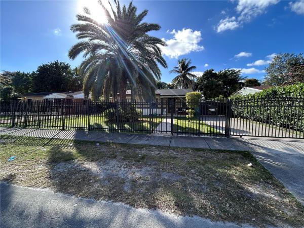Alapat, Brownsville, Florida 33142, image 1
