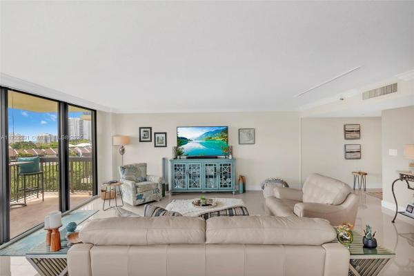 Voyager, 2900 NE 14th St Cswy #601, Pompano Beach, Florida 33062, image 1