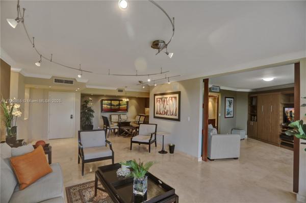 Towers Of Key Biscayne, 1121 Crandon Blvd #E405, Key Biscayne, Florida 33149, image 1