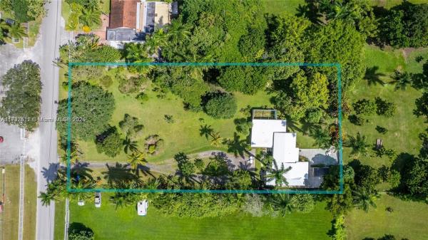 Biscayne Gardens, 420 NE 154th St, North Miami, Florida 33162, image 1