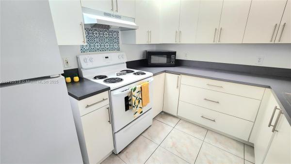 Plymouth At Century Village, 700 SW 137th Ave #212H, Pembroke Pines, Florida 33027, image 1