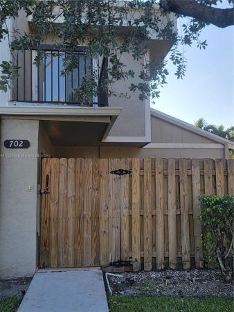Lago West, 702 Commodore Dr, Plantation, Florida 33325, image 1