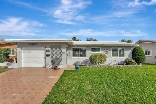 Mainlands Of Tamarac Lakes, 4520 NW 43rd Ave, Tamarac, Florida 33319, image 1