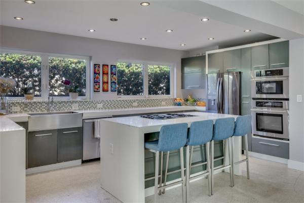 Altos Del Mar, 9365 Dickens Ave, Surfside, Florida 33154, image 3