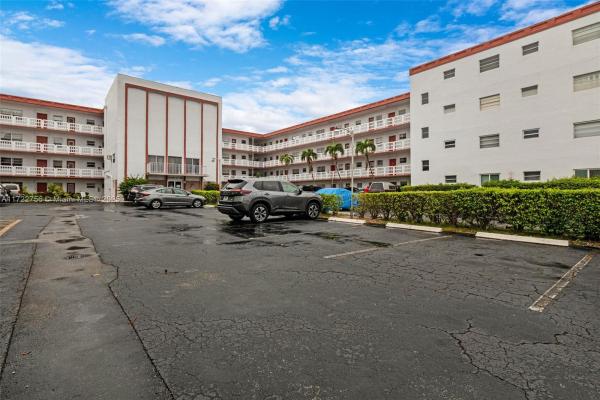 Sapphire, 4000 NW 44th Ave #205, Lauderdale Lakes, Florida 33319, image 1