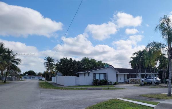 Golden Heights, 5205 SW 102nd Pl, Westwood Lakes, Florida 33165, image 1