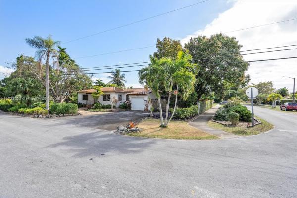Central Miami, 6090 SW 38th St, Coral Terrace, Florida 33155, image 1