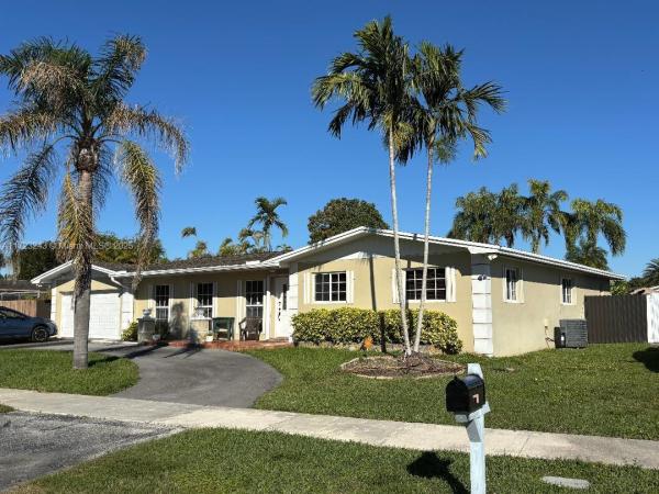 Kendale Lakes No HOA, 14553 SW 77th St, Kendale Lakes, Florida 33183, image 1