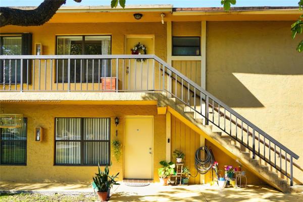 Lago Grande, 2610 W 67th Pl #21-14, Hialeah, Florida 33016, image 1