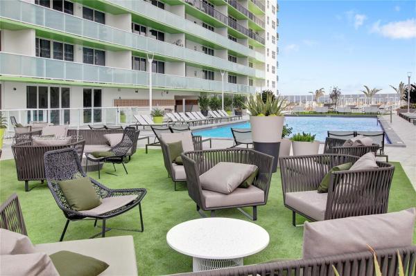 Bay Parc Plaza, 1756 N Bayshore Dr #Lanai 2, Miami, Florida 33132, image 1