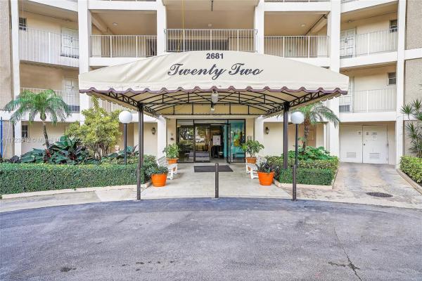 Palm-Aire Country Club 2, 2681 S Course Dr #907, Pompano Beach, Florida 33069, image 1