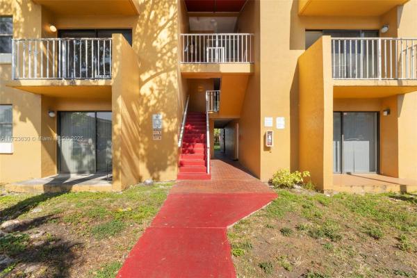 The Courts At Kendall, 15600 SW 80th St #L-203, Kendall West, Florida 33193, image 1