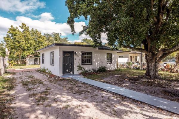 Sunkist Grove, 1535 NW 121st St, North Miami, Florida 33167, image 1