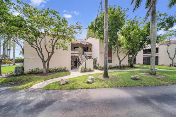 Quatraine, 20135 NE 3rd Ct #1, Ives Estates, Florida 33179, image 1