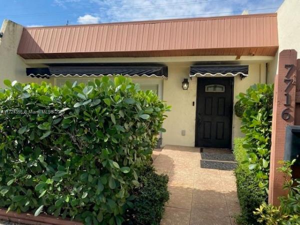 Sunset Park Lake Villas, 7716 SW 102nd Pl, Kendall, Florida 33173, image 1