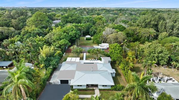 317 Farmington Dr, Plantation, Florida 33317, image 1