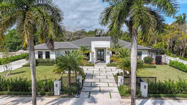 Axelaja Estates, 8235 SW 184th St, Palmetto Bay, Florida 33157, image 1