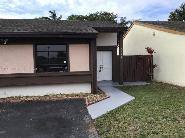 Cedar Landing At The Hammocks, 9644 SW 148th Ct, The Hammocks, Florida 33196, image 1