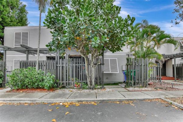 Villas Lakes, 1521 NW 113th Way #1521, Pembroke Pines, Florida 33026, image 1