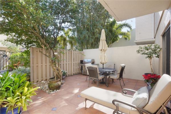 Lake Place, 600 Executive Center Dr #111, West Palm Beach, Florida 33401, image 1