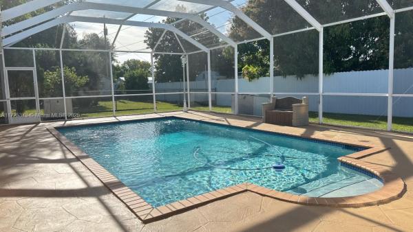 Pine Tree Manor, 9271 Martinique Dr, Cutler Bay, Florida 33189, image 1