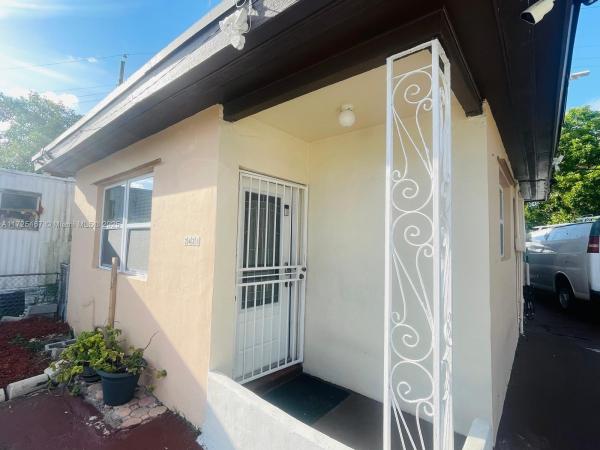 2421 NE 135th Ln, Miami, Florida 33181, image 1
