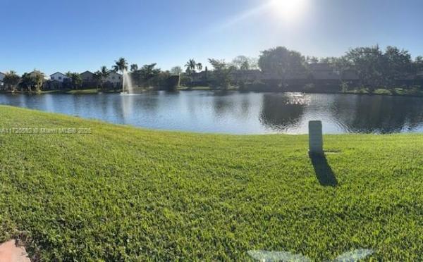 Lakeside Villas At Bonaventure, 313 Lakeside Ct, Sunrise, Florida 33326, image 1
