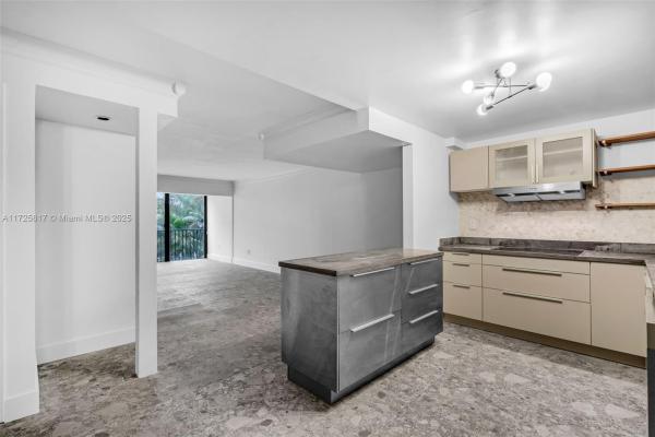 Park East, 200 NW 87th Ave #J211, Fountainebleau, Florida 33172, image 1