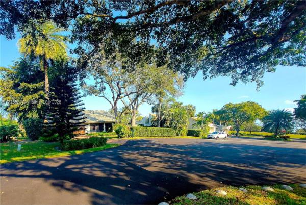 Thurston Estates, 1 E Balfour Rd E, Palm Beach Gardens, Florida 33418, image 1