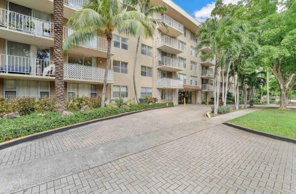 Bayview Palms, 1805 Sans Souci Blvd #429, North Miami, Florida 33181, image 1
