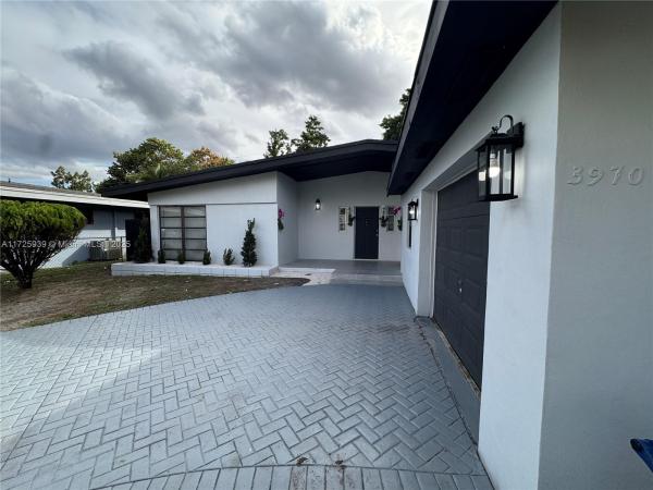 Carol City Gardens, 3970 NW 190th St, Miami Gardens, Florida 33055, image 1