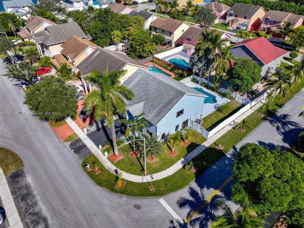 Lakeside Key, 1211 SW 97th Ave, Pembroke Pines, Florida 33025, image 1