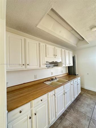 Hallandale Beach No HOA, 720 SW 7th Ave #2, Hallandale Beach, Florida 33009, image 1
