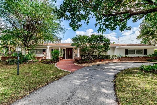 Kendall Gardens, 10725 SW 72nd Ave, Pinecrest, Florida 33156, image 1